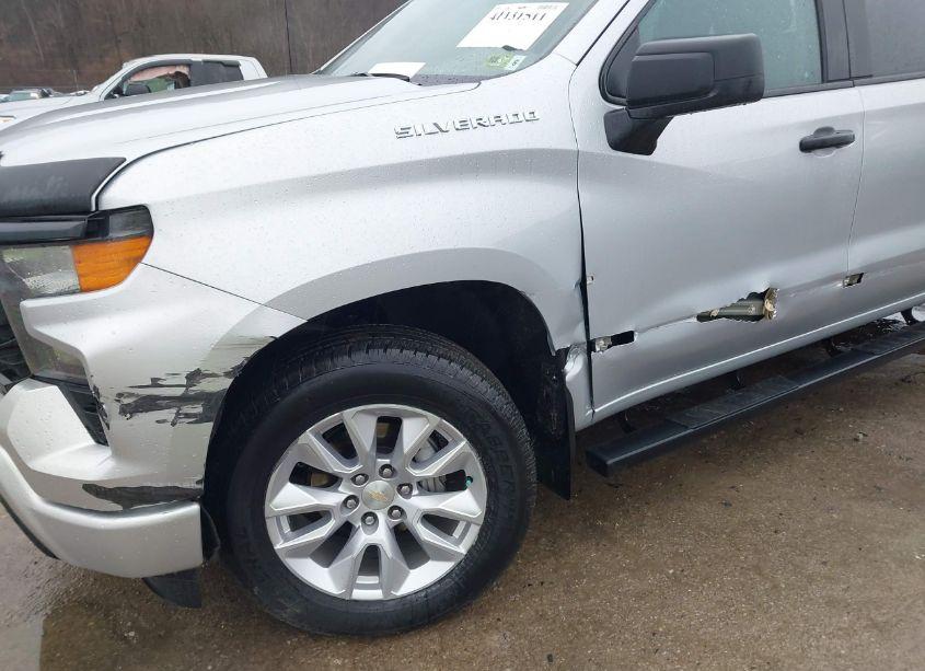 Photo 6 of 2022 Chevrolet Silverado 1500 4WD SHORT BED CUSTOM (VIN 1GCPDBEK0NZ525815)