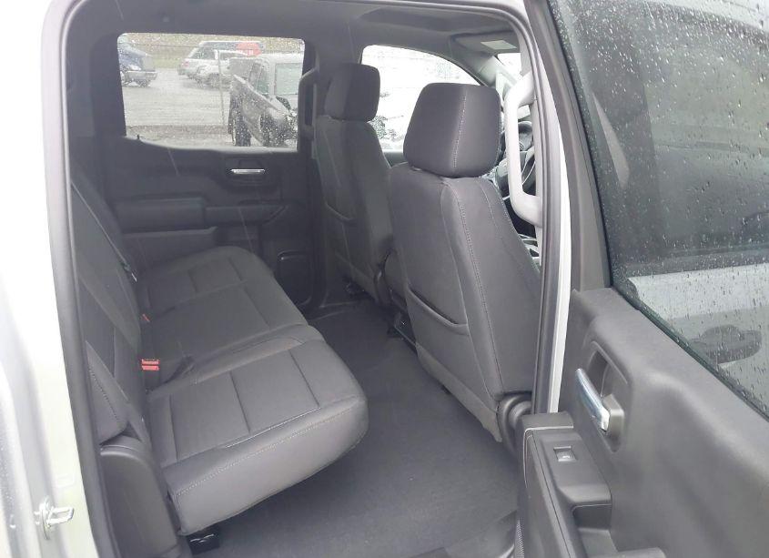 Photo 8 of 2022 Chevrolet Silverado 1500 4WD SHORT BED CUSTOM (VIN 1GCPDBEK0NZ525815)