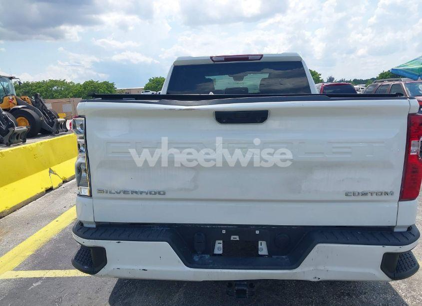 Photo 18 of 2022 Chevrolet Silverado 1500 4WD STANDARD BED CUSTOM (VIN 1GCPDBEK1NZ505511)