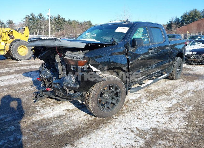 Photo 2 of 2022 Chevrolet Silverado 1500 4WD SHORT BED CUSTOM (VIN 1GCPDBEK1NZ512152)