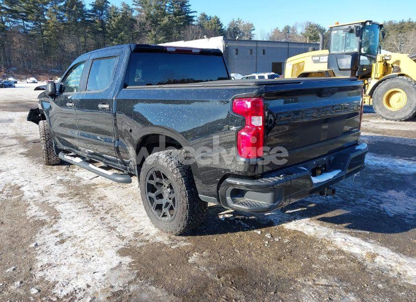 Photo 3 of 2022 Chevrolet Silverado 1500 4WD SHORT BED CUSTOM (VIN 1GCPDBEK1NZ512152)