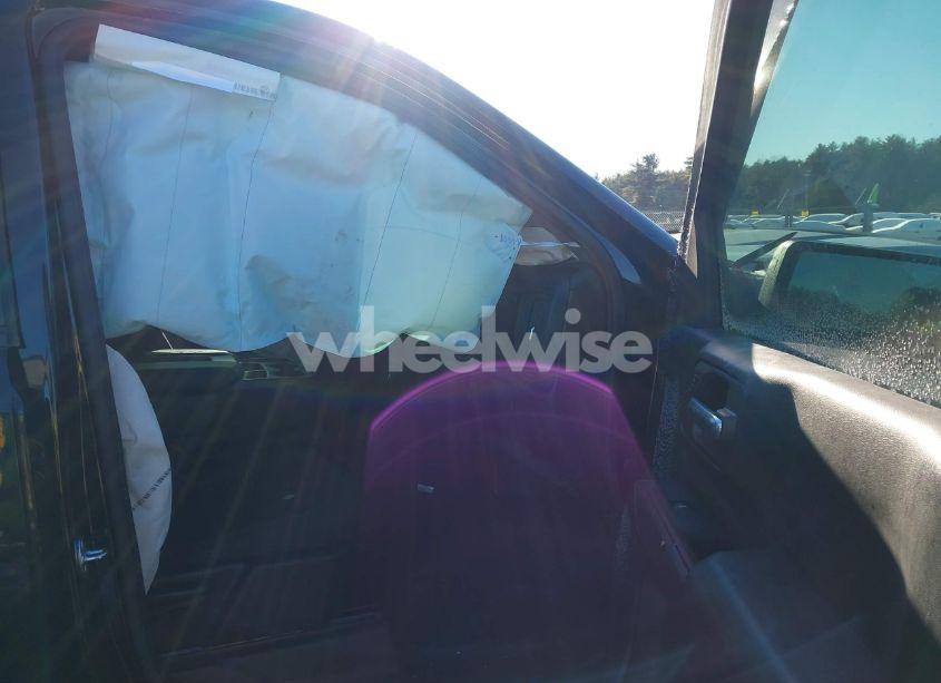 Photo 5 of 2022 Chevrolet Silverado 1500 4WD SHORT BED CUSTOM (VIN 1GCPDBEK1NZ512152)