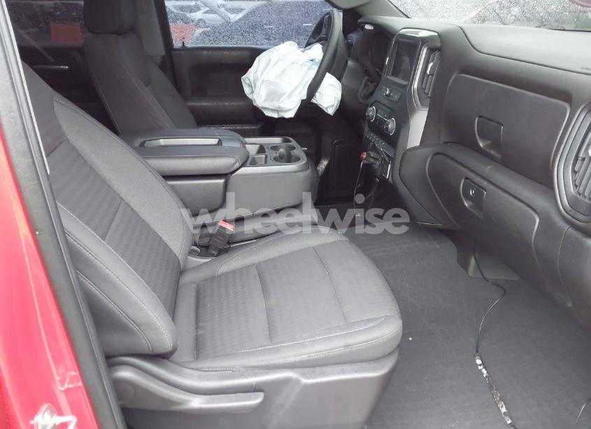 Photo 5 of 2022 Chevrolet Silverado 1500 4WD SHORT BED CUSTOM (VIN 1GCPDBEK2NZ638973)