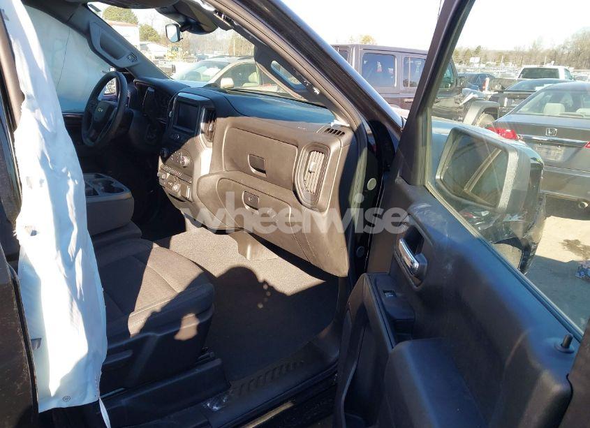 Photo 5 of 2024 Chevrolet Silverado 1500 4WD SHORT BED CUSTOM (VIN 1GCPDBEK2RZ290470)