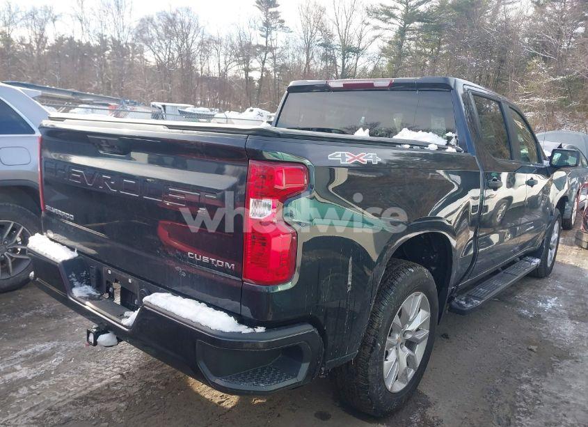 Photo 4 of 2022 Chevrolet Silverado 1500 4WD SHORT BED CUSTOM (VIN 1GCPDBEK7NZ583596)