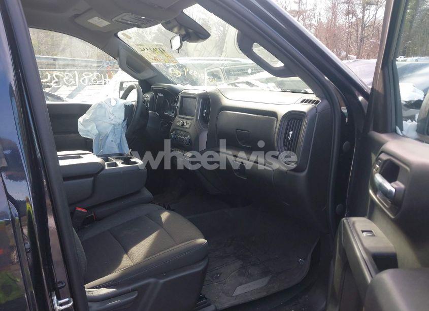 Photo 5 of 2022 Chevrolet Silverado 1500 4WD SHORT BED CUSTOM (VIN 1GCPDBEK7NZ583596)
