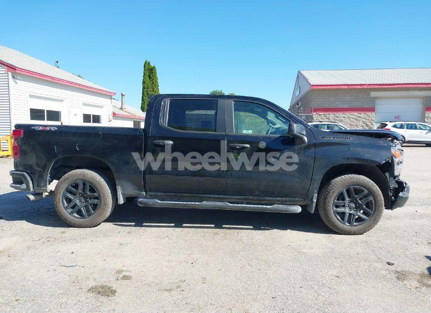 Photo 12 of 2022 Chevrolet Silverado 1500 4WD SHORT BED CUSTOM (VIN 1GCPDBEK8NZ542961)