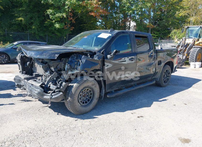 Photo 2 of 2022 Chevrolet Silverado 1500 4WD SHORT BED CUSTOM (VIN 1GCPDBEK8NZ542961)