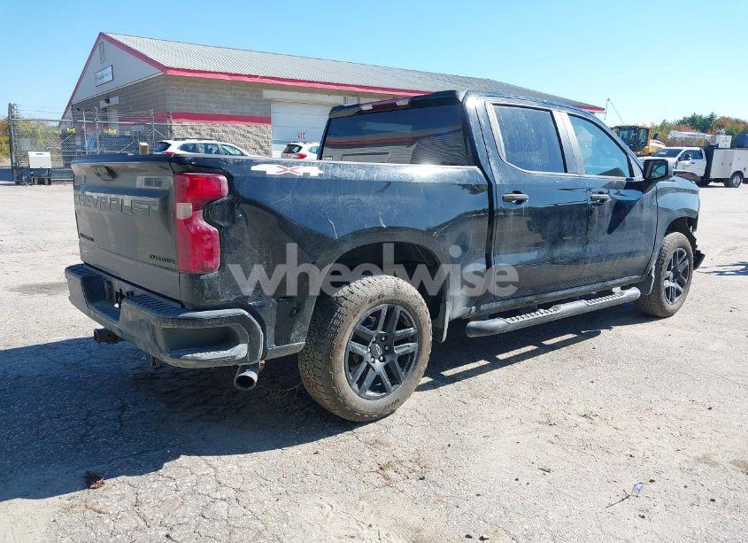 Photo 4 of 2022 Chevrolet Silverado 1500 4WD SHORT BED CUSTOM (VIN 1GCPDBEK8NZ542961)