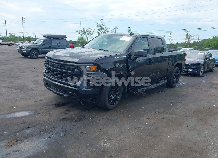 Photo 2 of 2022 Chevrolet Silverado 1500 4WD SHORT BED CUSTOM (VIN 1GCPDBEK8NZ609610)