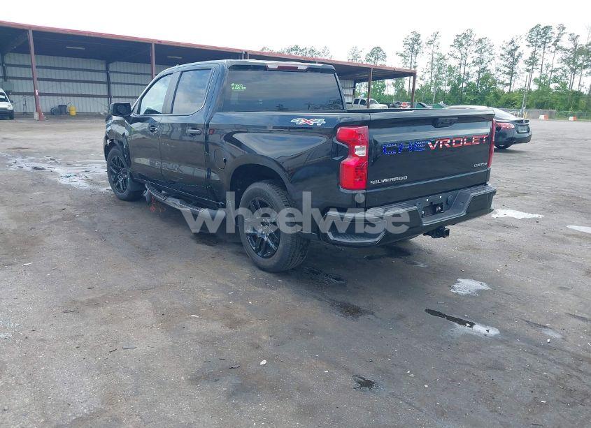 Photo 3 of 2022 Chevrolet Silverado 1500 4WD SHORT BED CUSTOM (VIN 1GCPDBEK8NZ609610)