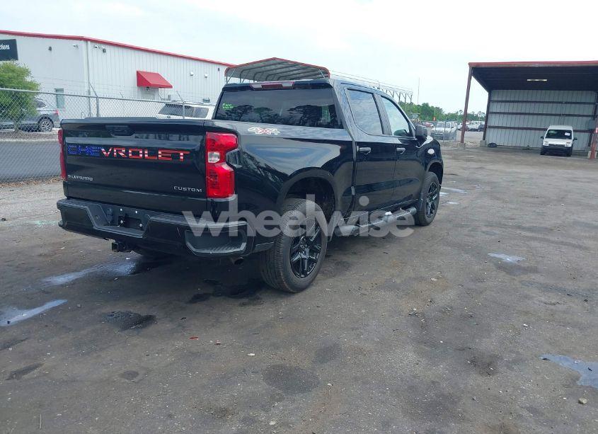 Photo 4 of 2022 Chevrolet Silverado 1500 4WD SHORT BED CUSTOM (VIN 1GCPDBEK8NZ609610)