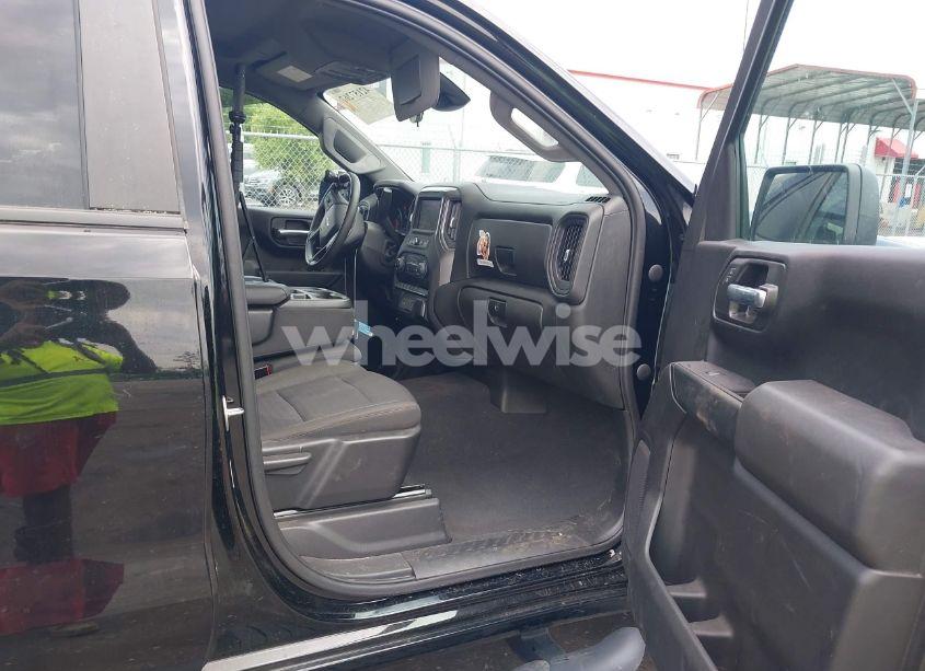 Photo 5 of 2022 Chevrolet Silverado 1500 4WD SHORT BED CUSTOM (VIN 1GCPDBEK8NZ609610)