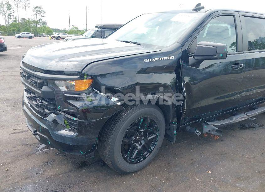 Photo 6 of 2022 Chevrolet Silverado 1500 4WD SHORT BED CUSTOM (VIN 1GCPDBEK8NZ609610)