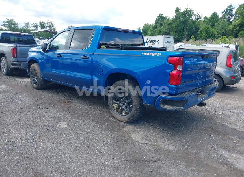 Photo 3 of 2022 Chevrolet Silverado 1500 4WD SHORT BED CUSTOM (VIN 1GCPDBEKXNZ527992)