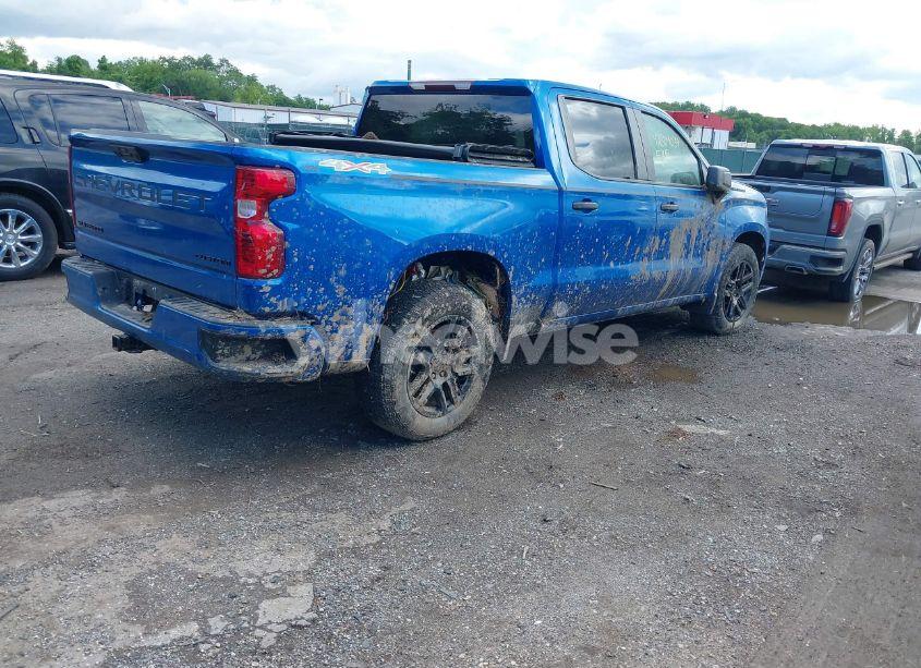 Photo 4 of 2022 Chevrolet Silverado 1500 4WD SHORT BED CUSTOM (VIN 1GCPDBEKXNZ527992)