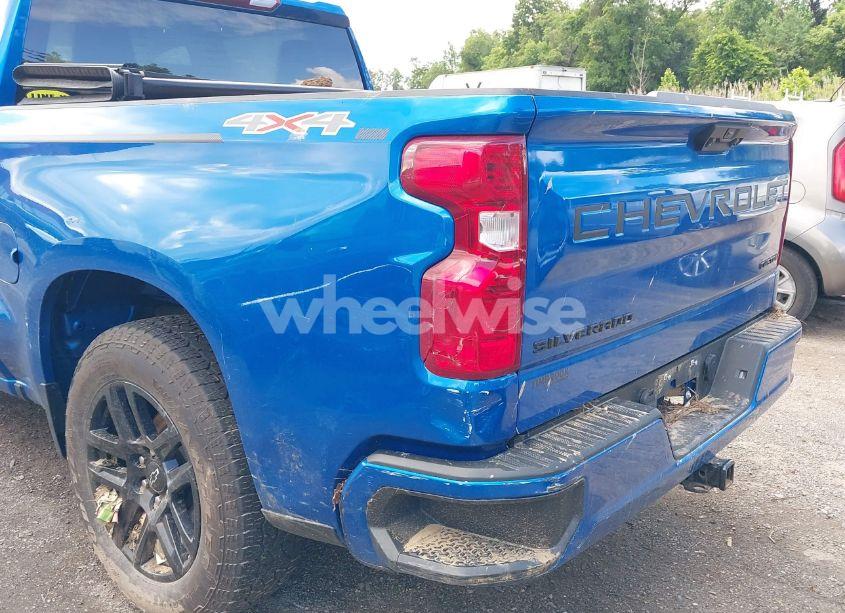 Photo 6 of 2022 Chevrolet Silverado 1500 4WD SHORT BED CUSTOM (VIN 1GCPDBEKXNZ527992)