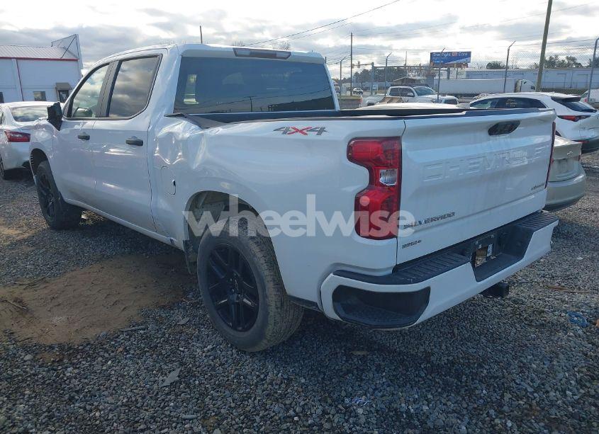 Photo 3 of 2022 Chevrolet Silverado 1500 4WD SHORT BED CUSTOM (VIN 1GCPDBEKXNZ599159)