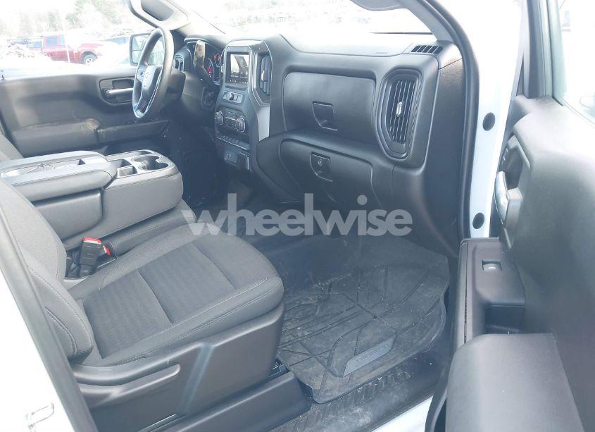 Photo 5 of 2022 Chevrolet Silverado 1500 4WD SHORT BED CUSTOM (VIN 1GCPDBEKXNZ599159)