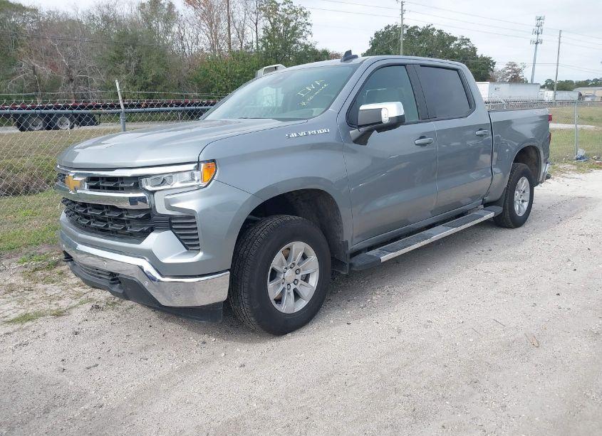 Photo 2 of 2024 Chevrolet Silverado 1500 4WD SHORT BED LT (VIN 1GCPDDEK2RZ315668)