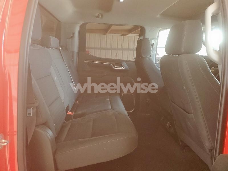 Photo 3 of 2022 CHEVROLET SILVERADO K1500 LT (VIN 1GCPDDEK9NZ511309)