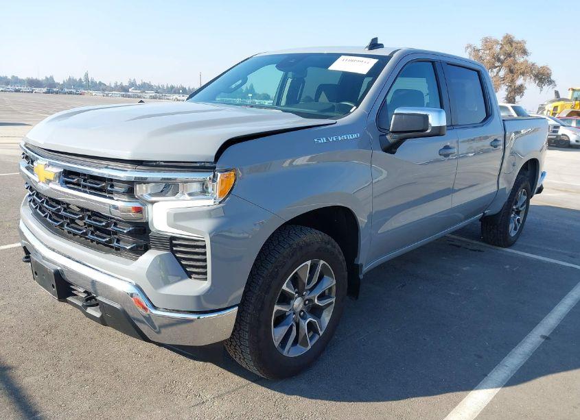 Photo 2 of 2024 Chevrolet Silverado 1500 4WD SHORT BED LT WITH 2FL (VIN 1GCPDKEK0RZ206677)