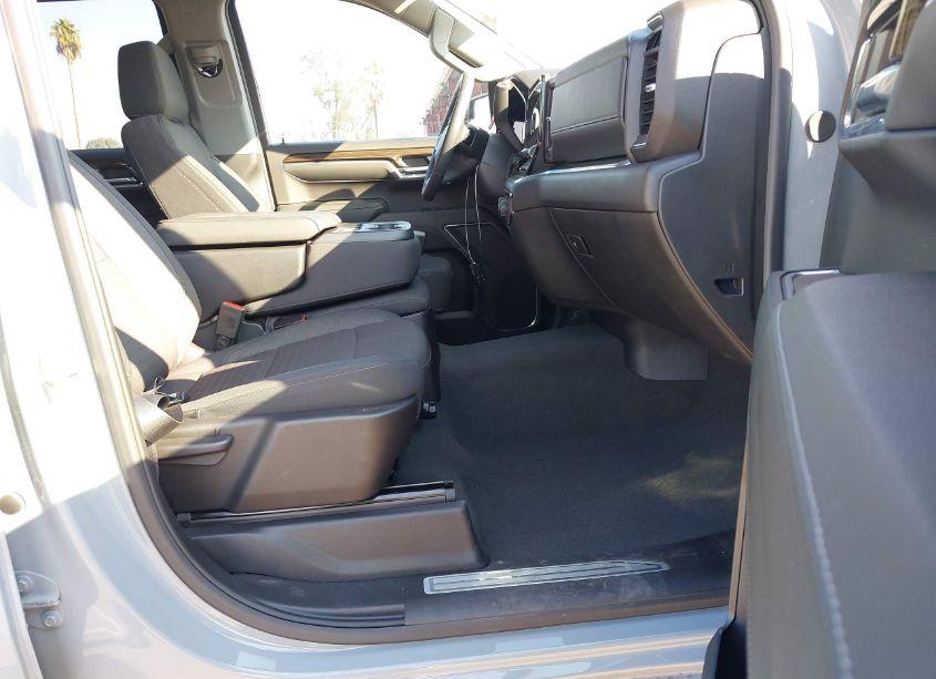 Photo 5 of 2024 Chevrolet Silverado 1500 4WD SHORT BED LT WITH 2FL (VIN 1GCPDKEK0RZ206677)