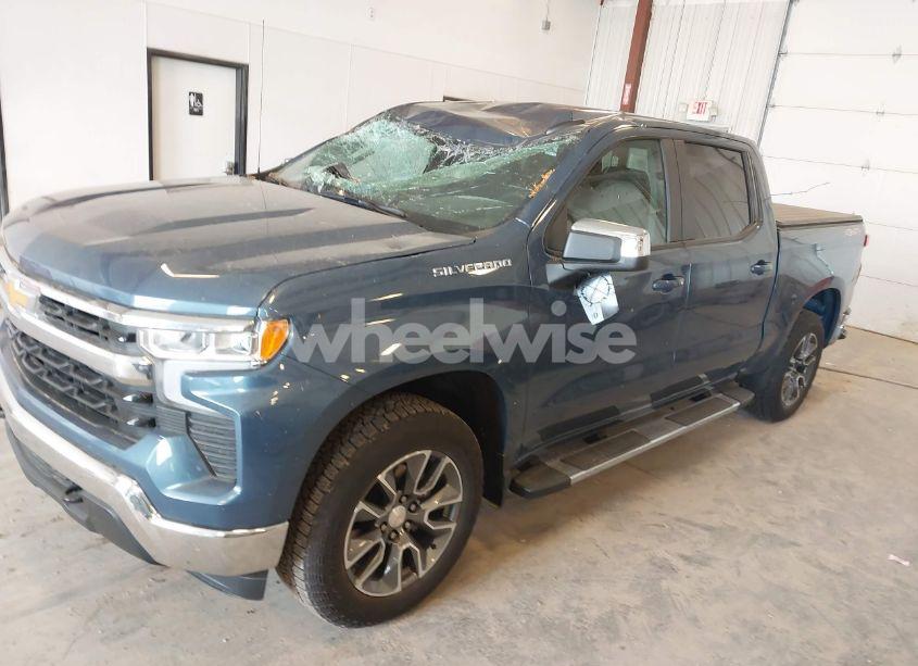 Photo 2 of 2024 Chevrolet Silverado 1500 4WD SHORT BED LT WITH 2FL (VIN 1GCPDKEK0RZ294212)