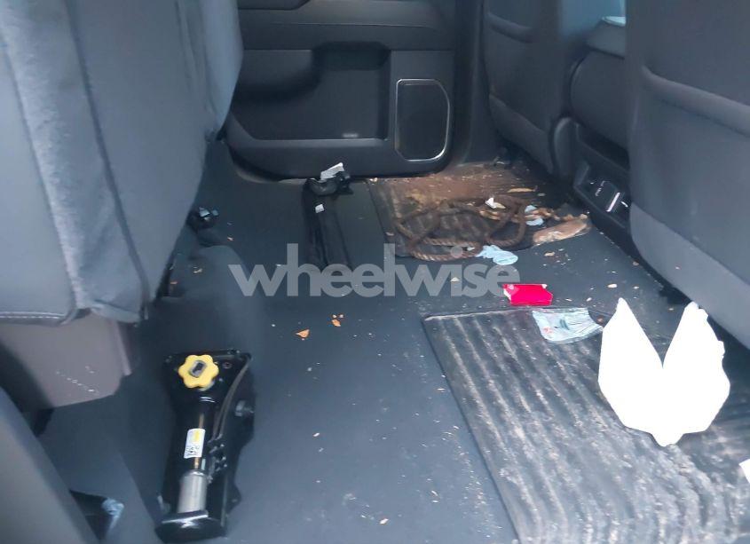 Photo 8 of 2024 Chevrolet Silverado 1500 4WD SHORT BED LT WITH 2FL (VIN 1GCPDKEK0RZ356790)