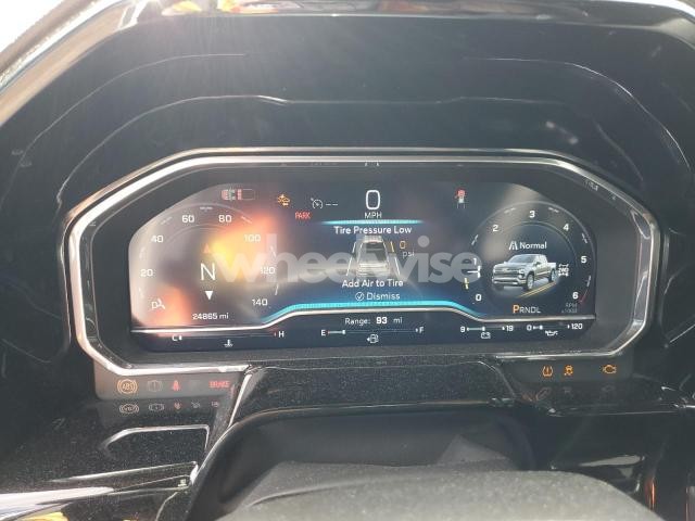 Photo 10 of 2024 CHEVROLET SILVERADO K1500 LT-L N/A (VIN 1GCPDKEK2RZ160334)