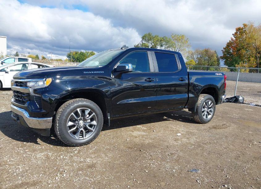 Photo 2 of 2024 Chevrolet Silverado 1500 4WD SHORT BED LT WITH 2FL (VIN 1GCPDKEK7RZ297852)