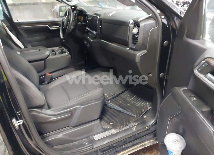 Photo 5 of 2022 Chevrolet Silverado 1500 4WD SHORT BED LT WITH 2FL (VIN 1GCPDKEK8NZ637083)