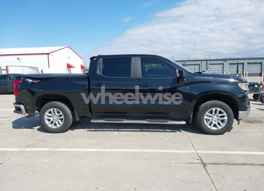 Photo 13 of 2024 Chevrolet Silverado 1500 4WD SHORT BED LT WITH 2FL (VIN 1GCPDKEKXRZ399338)