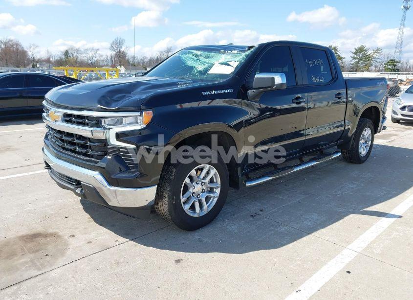 Photo 2 of 2024 Chevrolet Silverado 1500 4WD SHORT BED LT WITH 2FL (VIN 1GCPDKEKXRZ399338)
