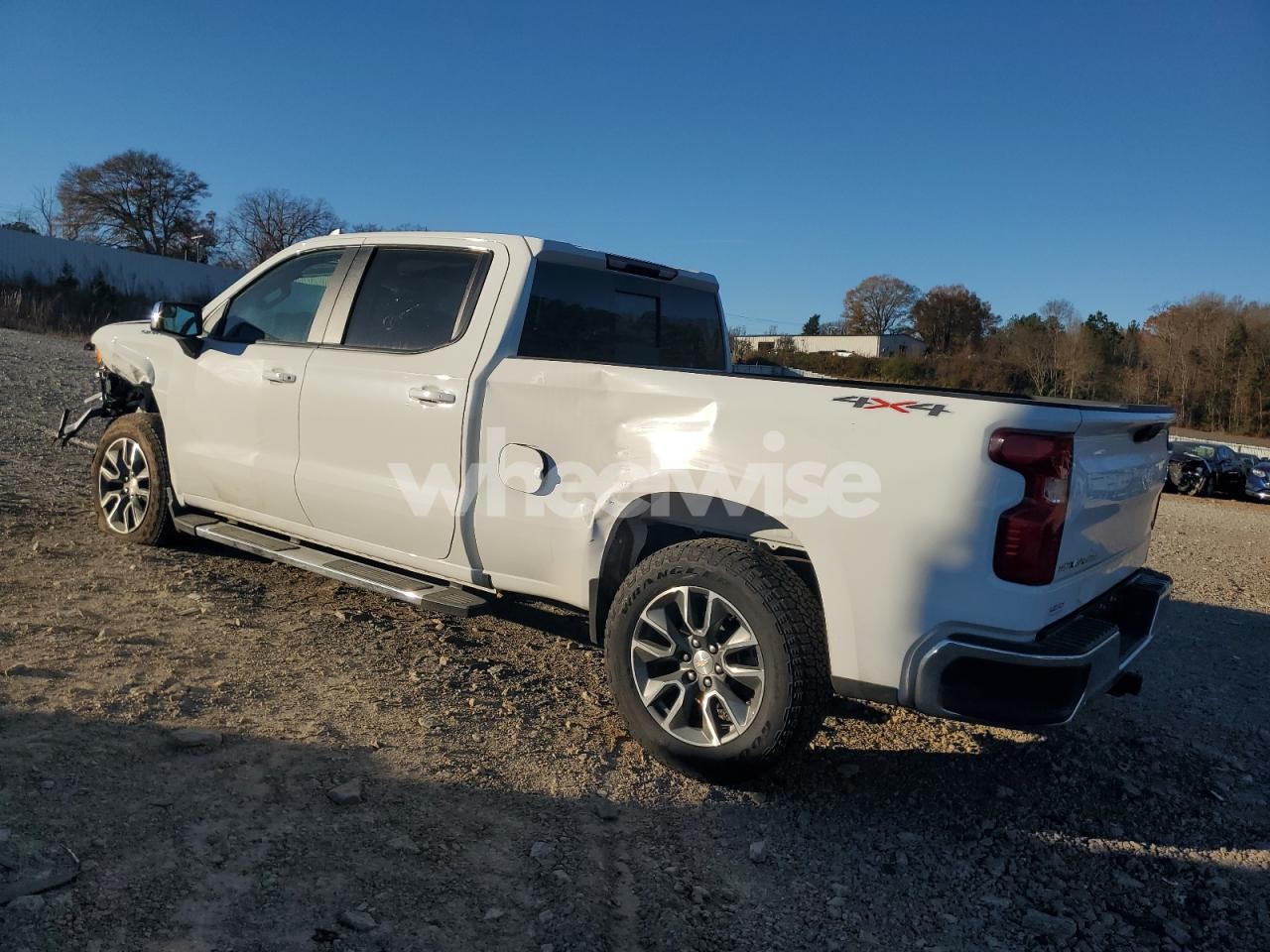 Photo 2 of 2025 CHEVROLET SILVERADO K1500 LT (VIN 1GCPKDEK1SZ253675)