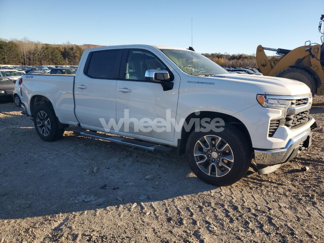 Photo 4 of 2025 CHEVROLET SILVERADO K1500 LT (VIN 1GCPKDEK1SZ253675)