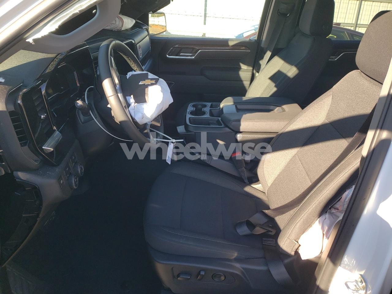 Photo 7 of 2025 CHEVROLET SILVERADO K1500 LT (VIN 1GCPKDEK1SZ253675)
