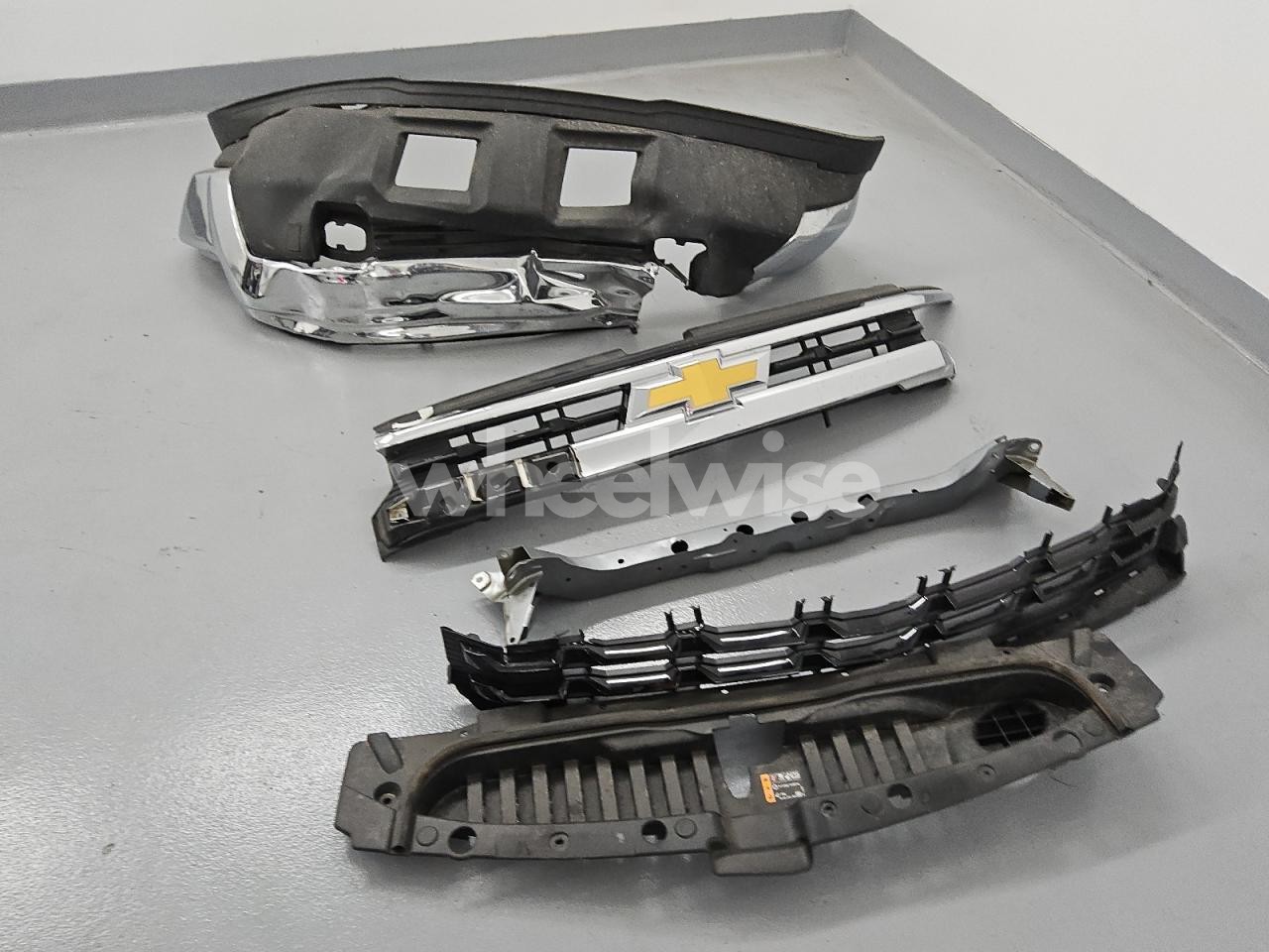 Photo 12 of 2025 CHEVROLET SILVERADO K1500 LT (VIN 1GCPKDEK9SZ251656)