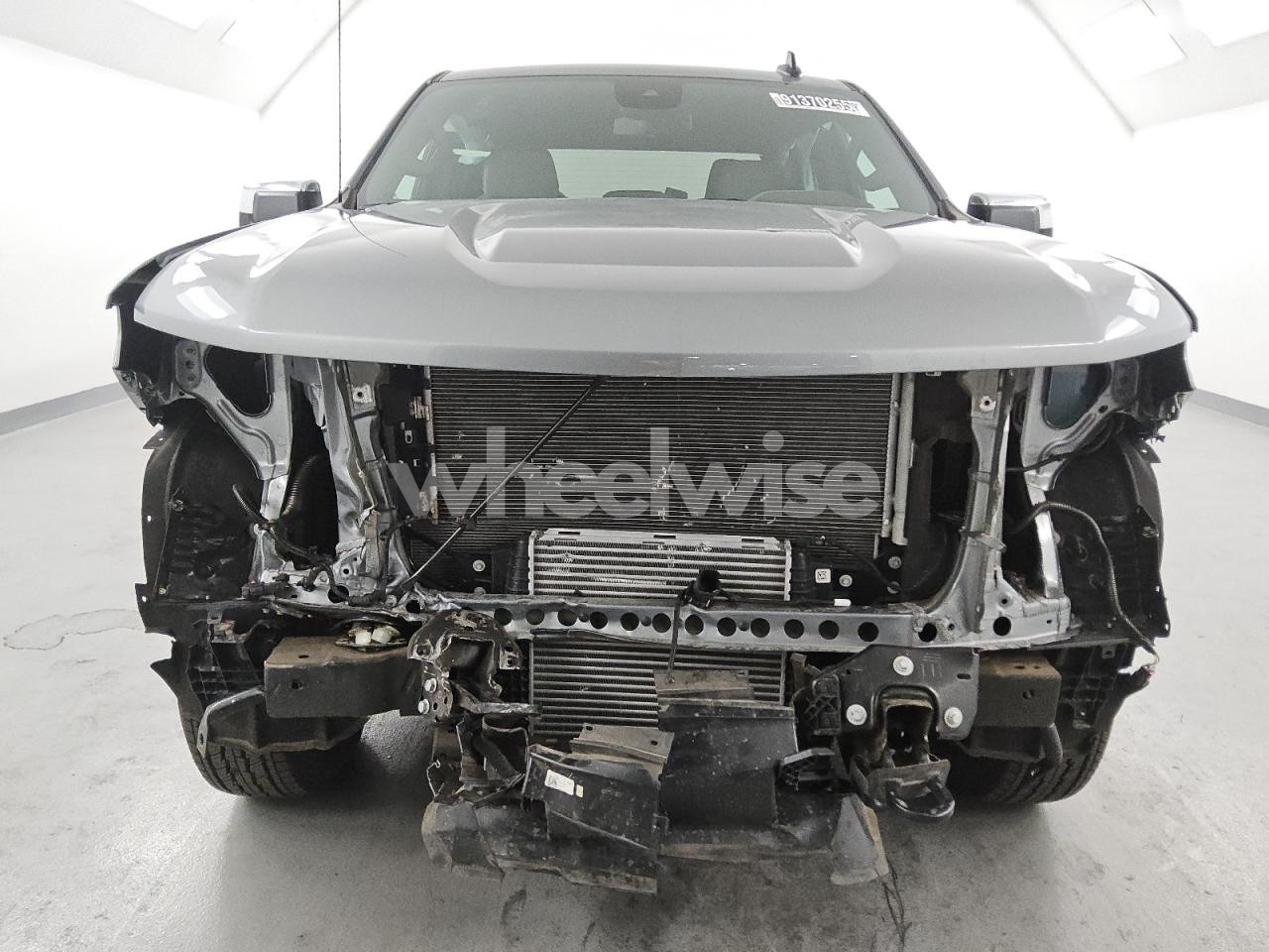 Photo 5 of 2025 CHEVROLET SILVERADO K1500 LT (VIN 1GCPKDEK9SZ251656)