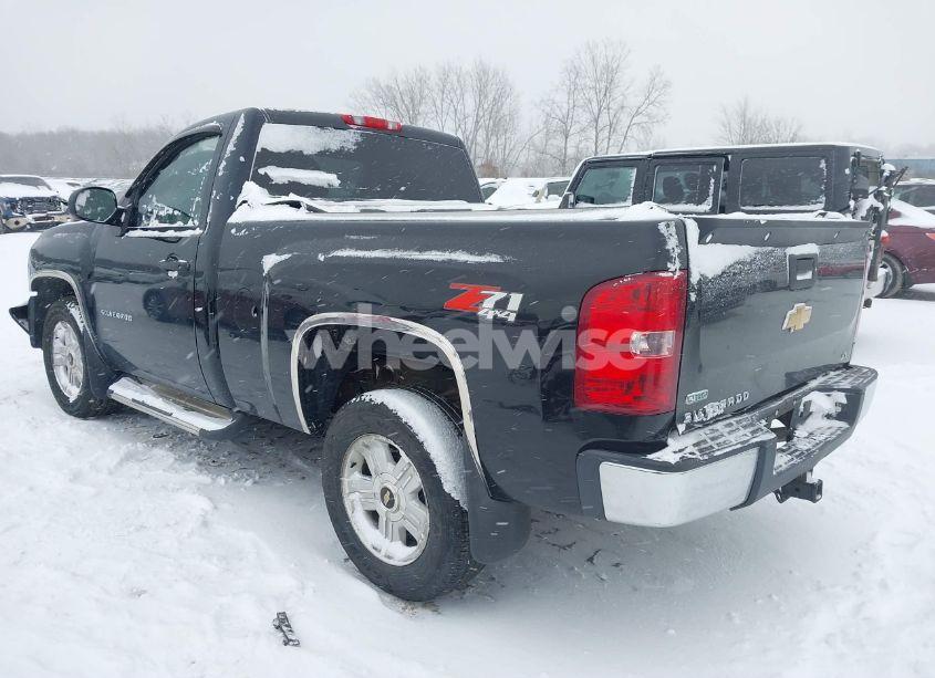 Photo 3 of 2010 Chevrolet Silverado 1500 LT (VIN 1GCPKSE05AZ291038)