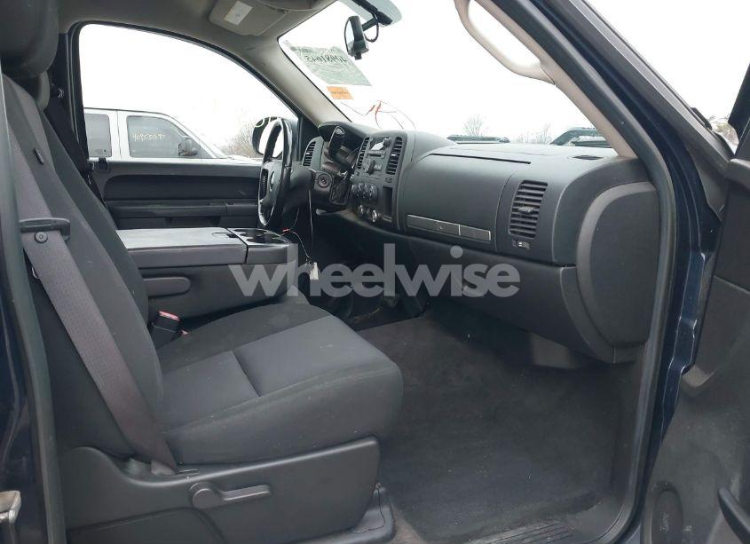 Photo 5 of 2010 Chevrolet Silverado 1500 LT (VIN 1GCPKSE06AZ209916)