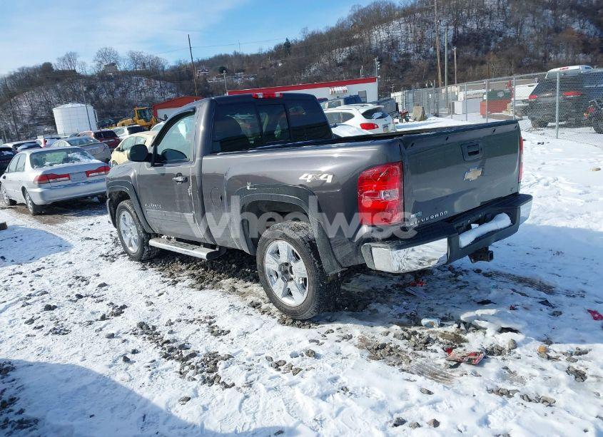 Photo 3 of 2010 Chevrolet Silverado 1500 LT (VIN 1GCPKSE07AZ265542)