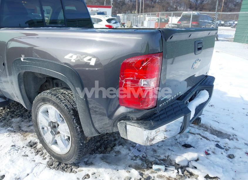 Photo 6 of 2010 Chevrolet Silverado 1500 LT (VIN 1GCPKSE07AZ265542)