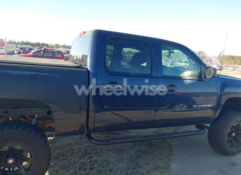 Photo 13 of 2011 Chevrolet Silverado 1500 LT (VIN 1GCPKSE30BF152108)