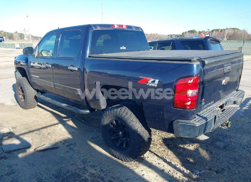 Photo 3 of 2011 Chevrolet Silverado 1500 LT (VIN 1GCPKSE30BF152108)