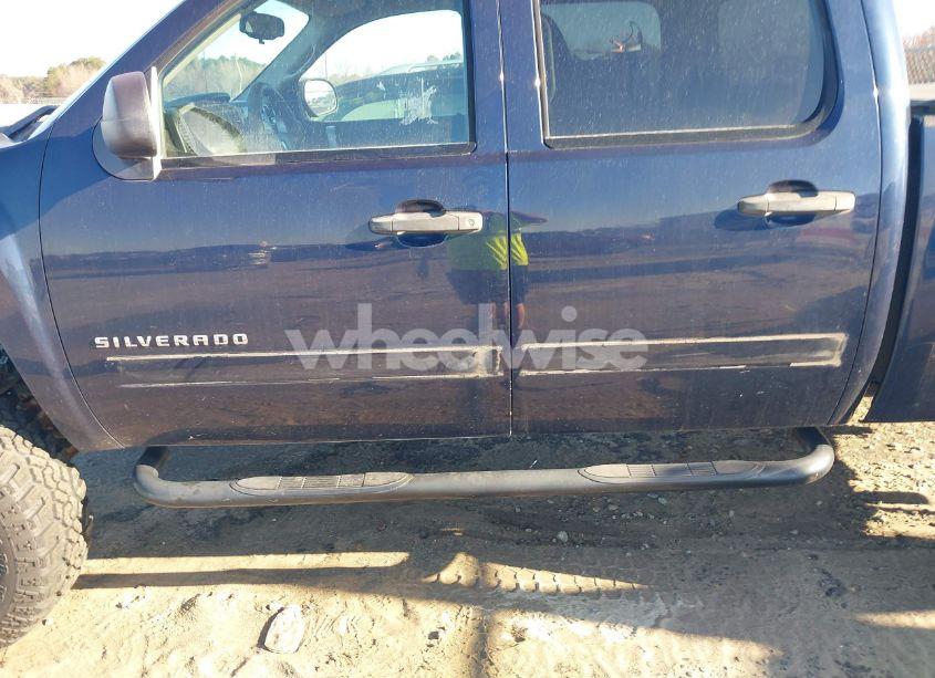 Photo 6 of 2011 Chevrolet Silverado 1500 LT (VIN 1GCPKSE30BF152108)