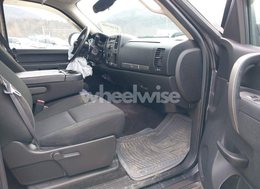 Photo 5 of 2011 Chevrolet Silverado 1500 LT (VIN 1GCPKSE30BF161097)