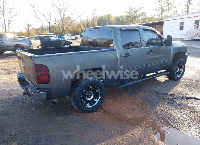 Photo 4 of 2011 Chevrolet Silverado 1500 LT (VIN 1GCPKSE32BF168147)