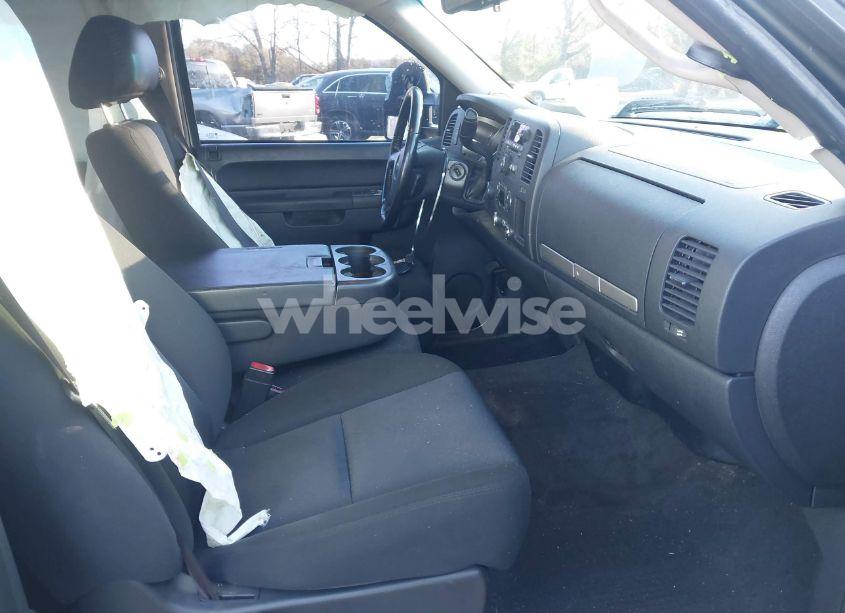 Photo 5 of 2011 Chevrolet Silverado 1500 LT (VIN 1GCPKSE32BF168147)