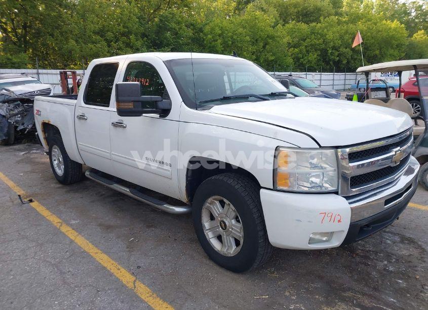 2011 Chevrolet Silverado 1500 LT (VIN 1GCPKSE33BF226038) main photo